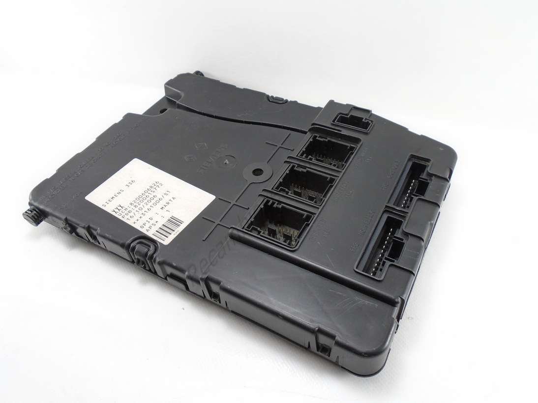 Caja de fusibles Renault Megane Scenic 8200606826 S118400150H - foto 1
