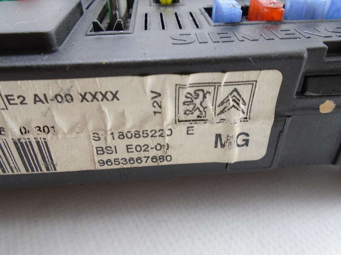 Caja de fusibles peugeot citroen 9653667680 siemens s118085220e s118085220 e bsi e02-00 - foto 2