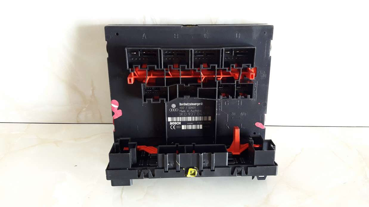 Caja fusibles bsi  volkswagen golf v audi a3  seat leon toledo  altea skoda octabia fabia 1k0937049p 1k0 937 049 p f005v00494 - foto 1