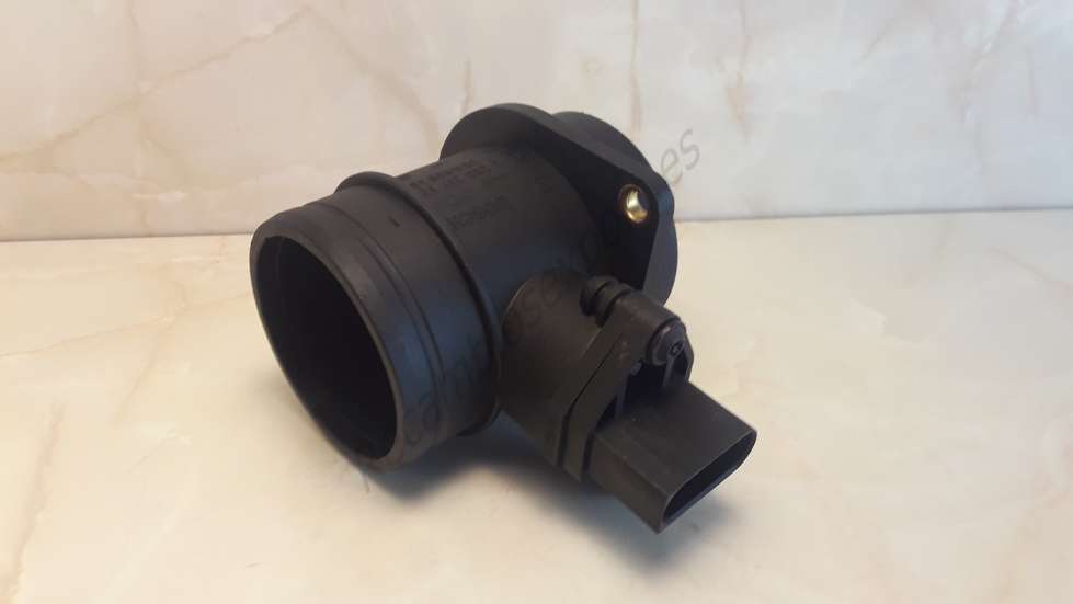Caudalímetro Skoda Fabia Vw Golf IV BOSCH 0280217121 06A906461 06A 906 461 - foto 1