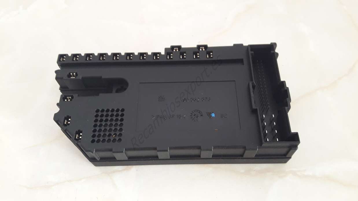 Centralita Caja de fusibles Opel Astra Zafira Vectra 90562573 90 562 573 - foto 1
