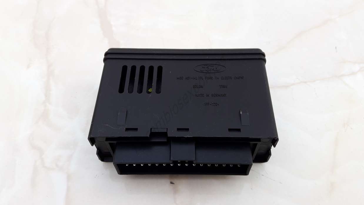 Centralita caja de fusibles Ford Focus Mondeo 98AG14K150AF 98AG 14K150 AF - foto 1