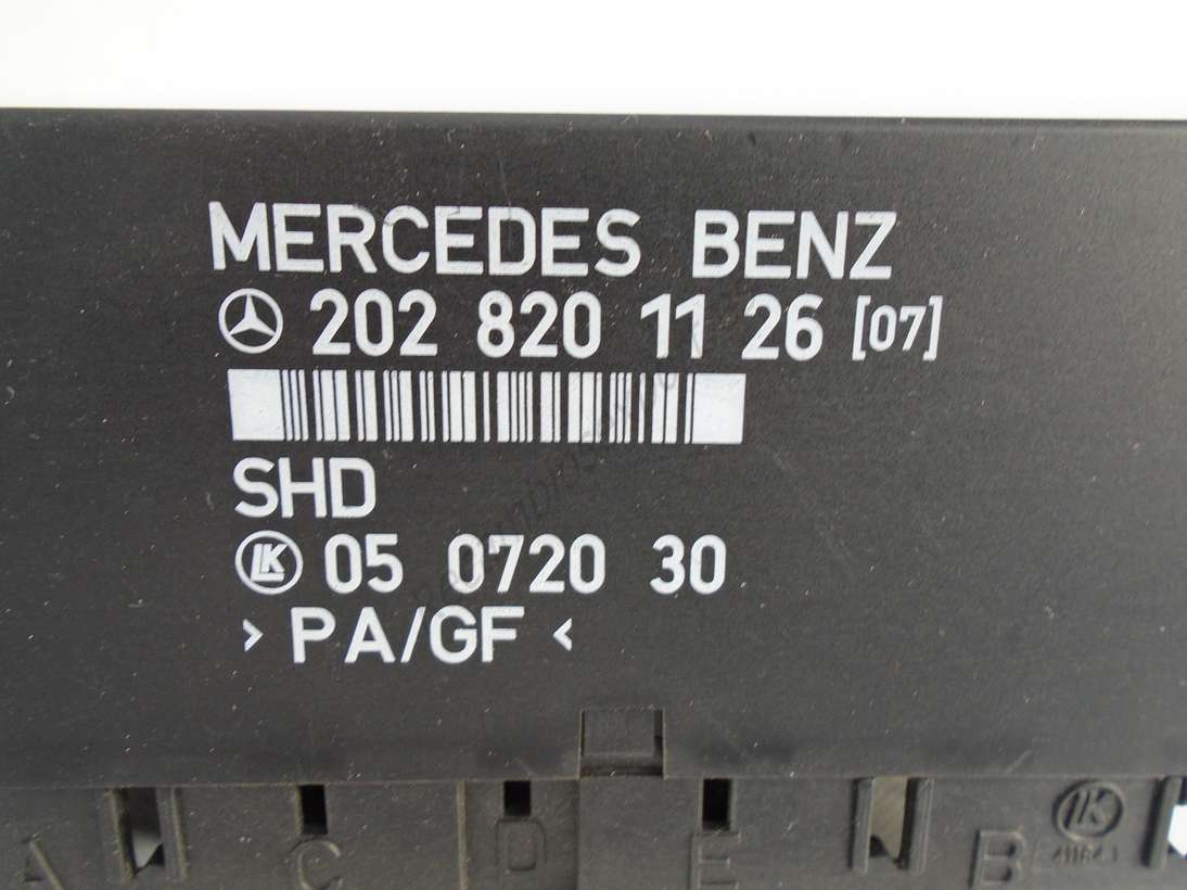 Controlador Confort Mercedes W202 C E Class 2028201126 202 820 1126 (07) SHD 05072030 05 0720 30 - foto 2