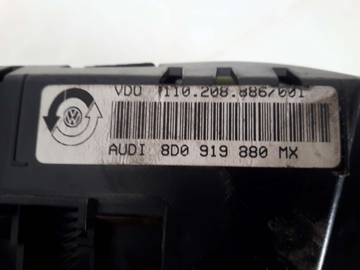 Cuadro Audi A4 8D0919880MX 8D0 919 880 MX VDO 110.208.886001 - foto 2