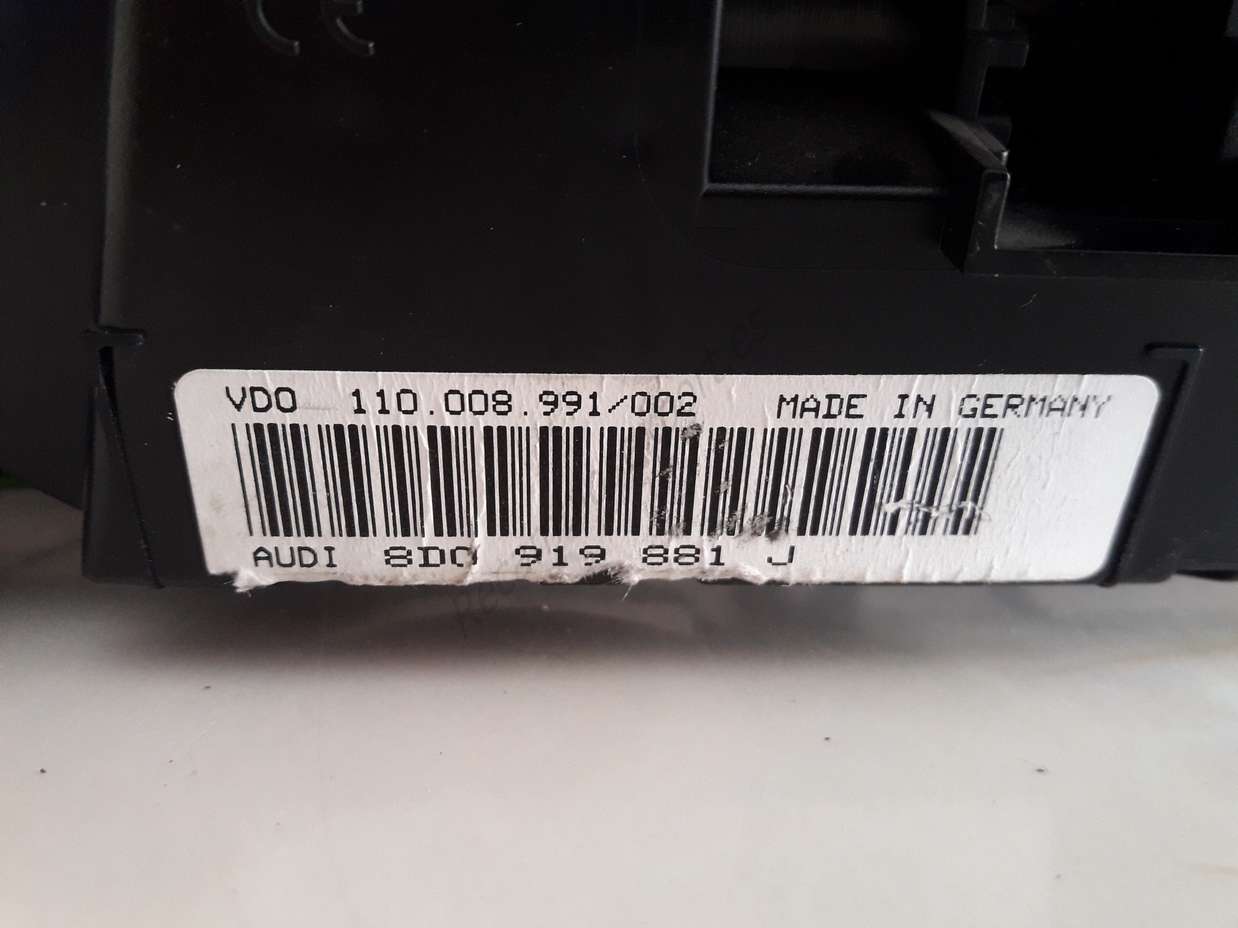 Cuadro de instrumentos Audi A4 8D0919881J 8D0 919 881 J VDO 110.008.991002 - foto 2