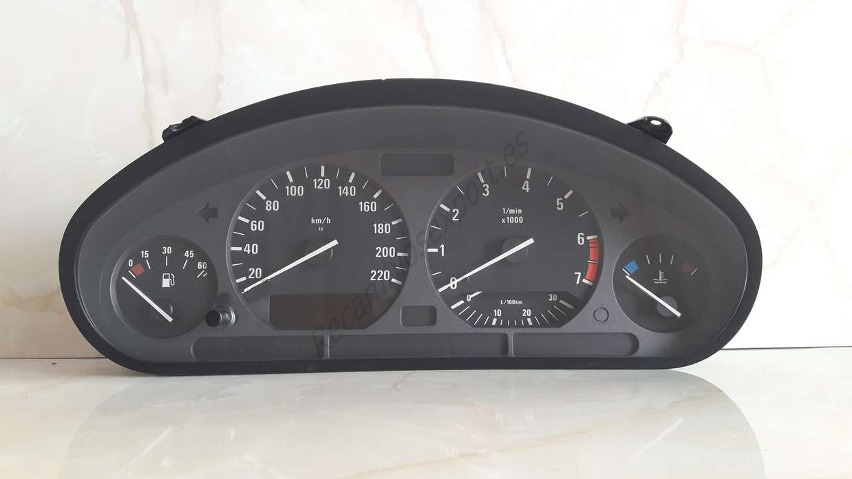 Cuadro de instrumentos BMW E36  62118361208 62.11-8 361 208 8361208 6160583102 616 058 3102 - foto 1