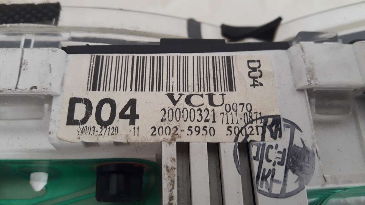 Cuadro de instrumentos Hyundai Coupe D04 94003-27120 9400327120 20025950 2002-5950 20000321 71110871 7111-0871 - foto 2