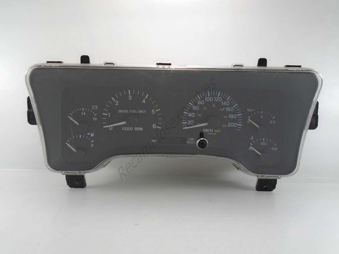 Cuadro de instrumentos Jeep Cherokee P56010198AB - foto 1