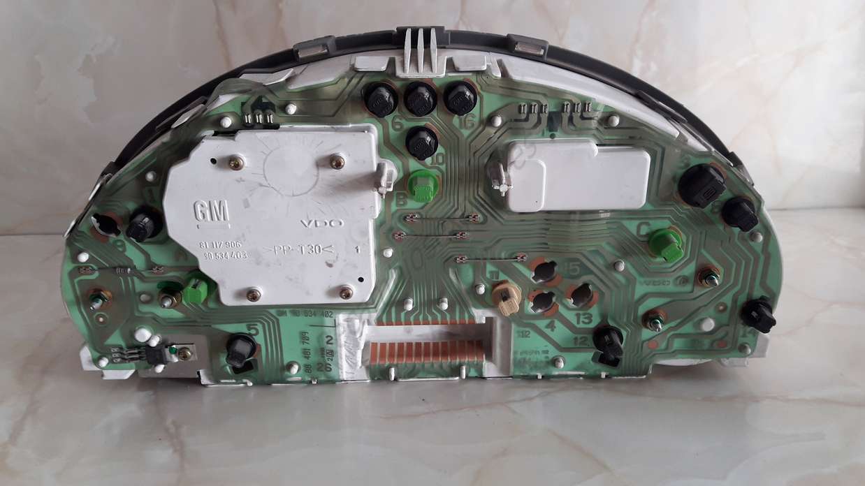 Cuadro de instrumentos Opel Corsa Tigra 90534403 90 534 403 81117906 81 117 906 - foto 3