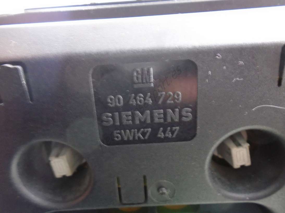 Cuadro de instrumentos Opel Vectra 90504242BD 90 504 242 BD 90504242 VDO 110008733001 110 008 733 001 SIEMENS 5WK7447 5WK7 447 - foto 2