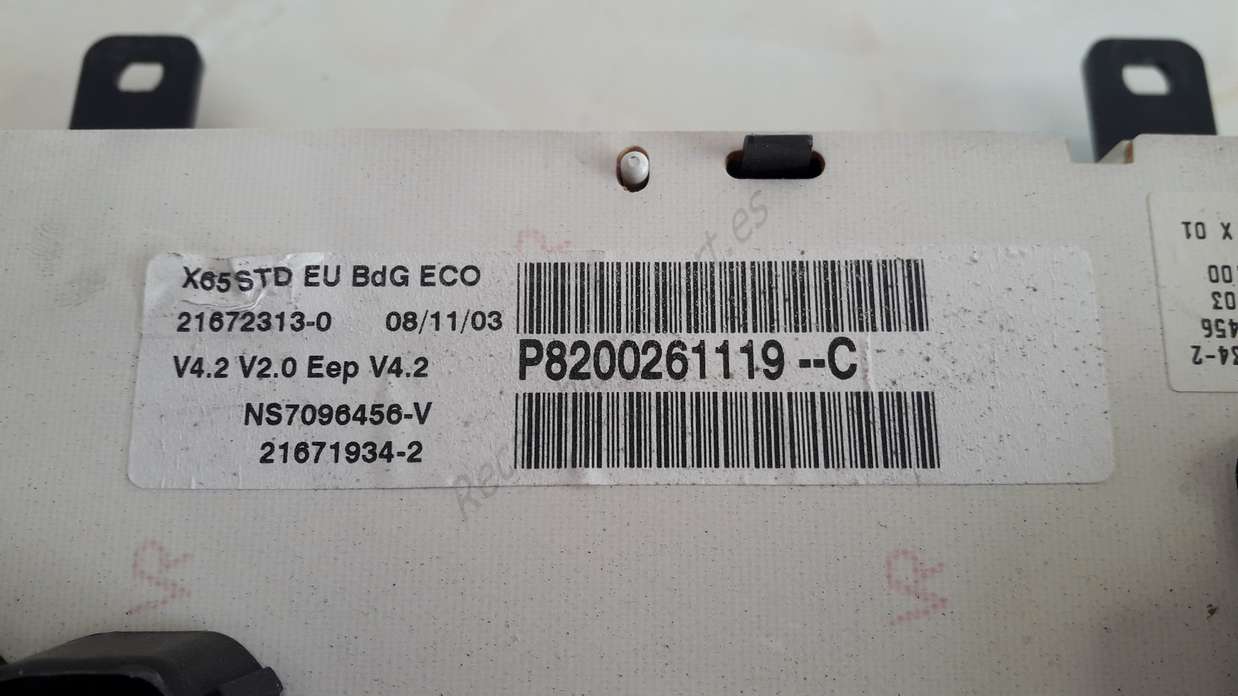 Cuadro de instrumentos  Renault Clio P8200261119 P8200261119C P8200261119 C 216723130 21672313-0 NS7096456-V 21671934-2 - foto 2