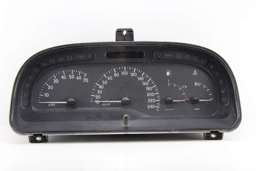 Cuadro de instrumentos Renault Laguna 216236674 21623667-4 216495822 21649582 2 - foto 1