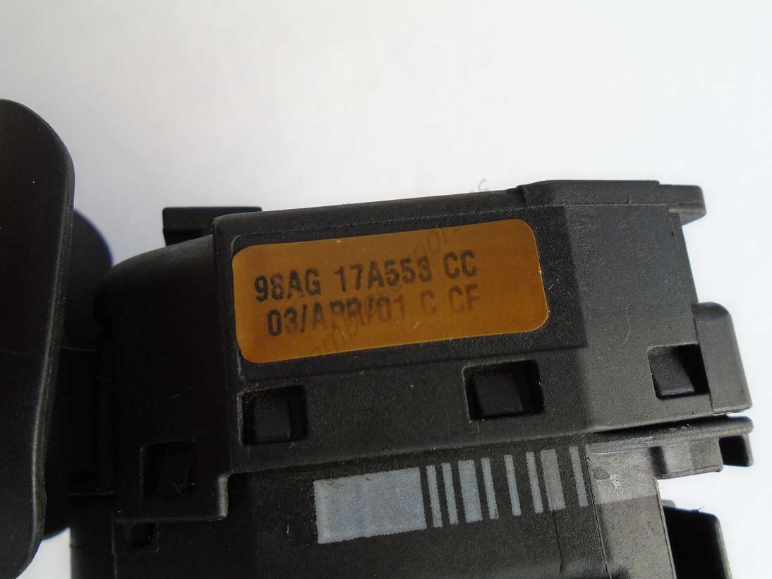 Mando multifuncion Ford Focus Berlina 98AG17A553CC 98AG 17A553 CC - foto 2