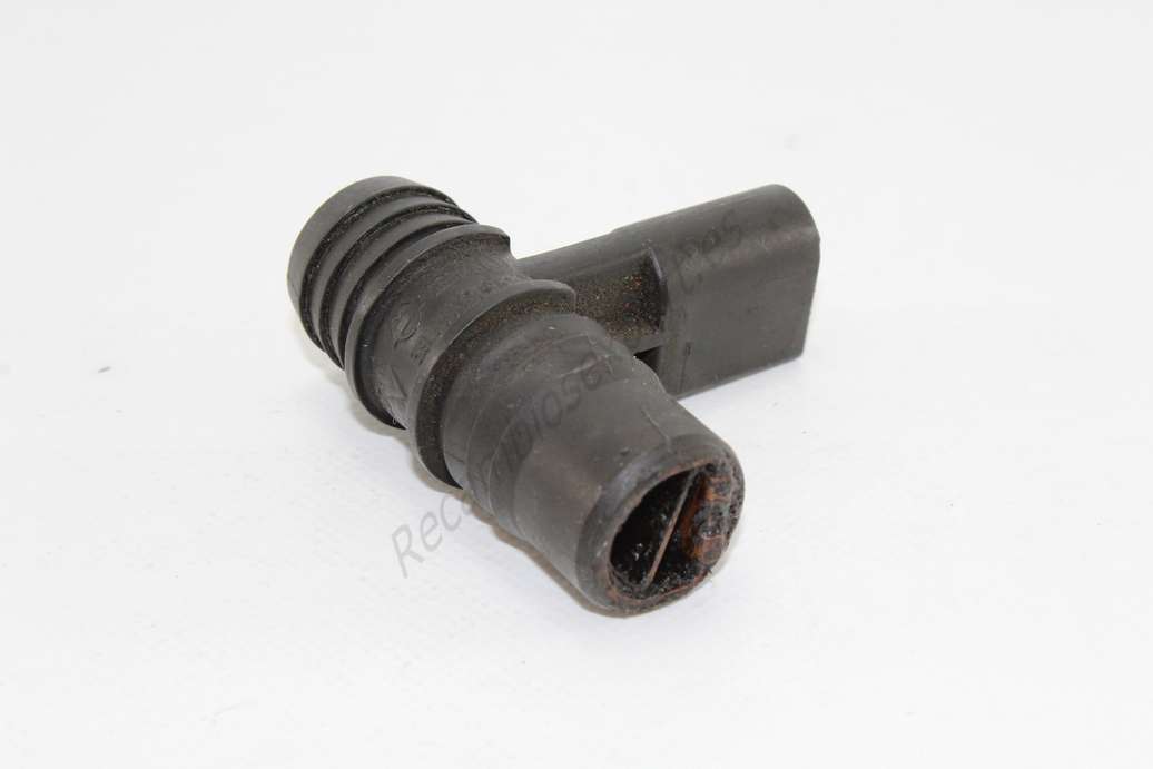 Tubo de ventilacion VW Golf Audi 3900160887 39 001 60 887 - foto 1