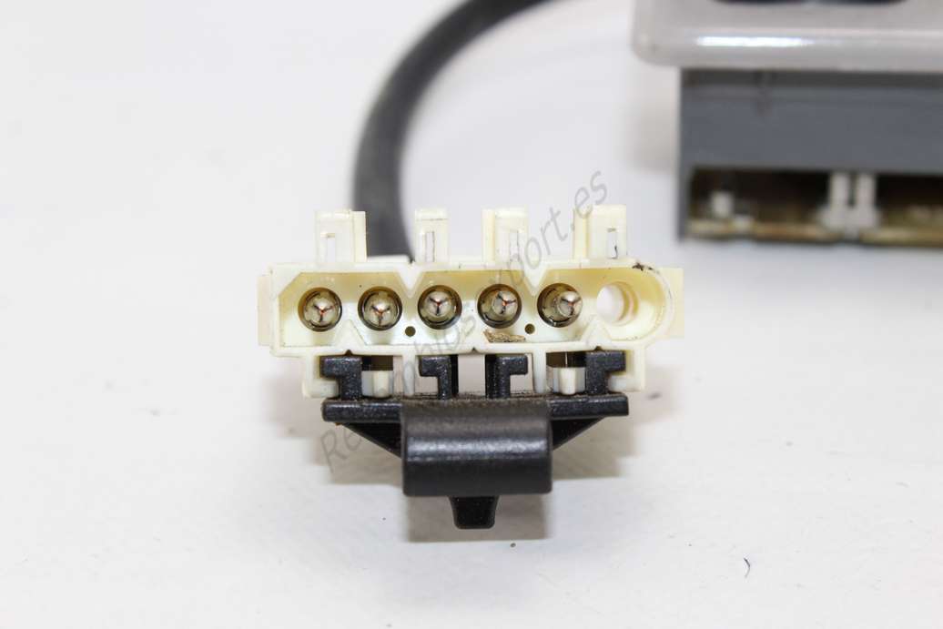 Interior de luz BMW E36 63311387385 63.31 1 387 385 Hella 13808500 138 085-00 - foto 4