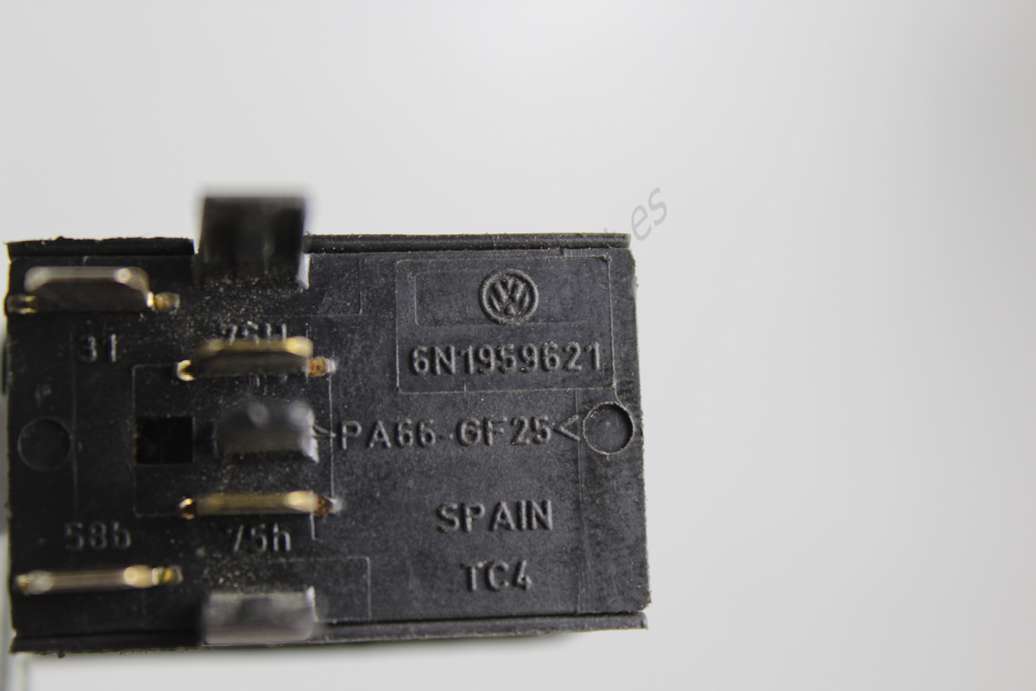 Interruptor de calefacción Volkswagen Polo 6N1959621 - foto 2