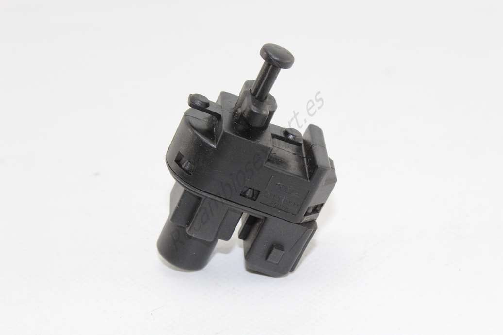 Interruptor de luz de freno Ford Transit Mondeo Escort Focus Fiesta Puma 93BB13460BC 93BB-13460-BC - foto 1