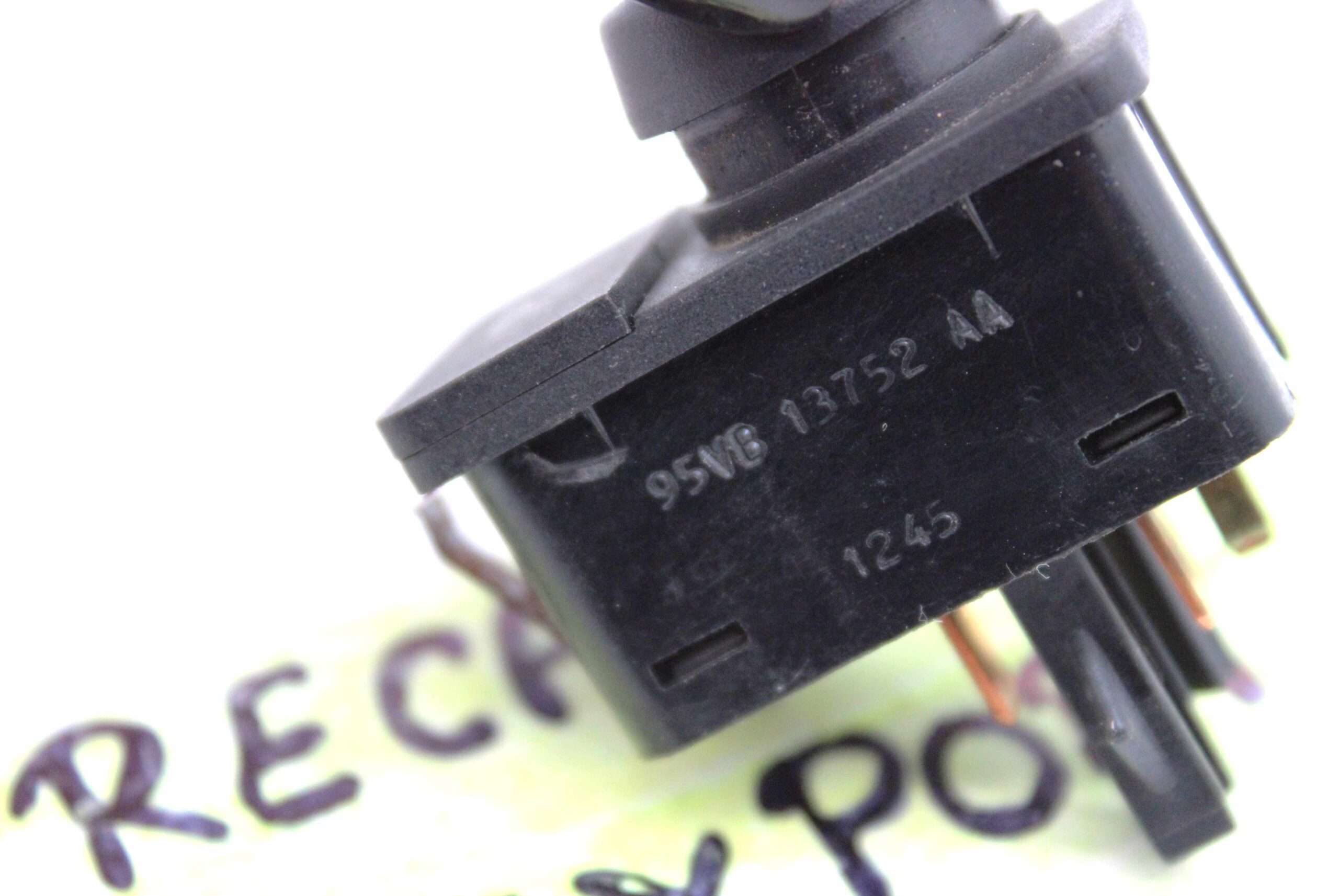 Interruptor de Luz Interior Ford Transit - foto 3
