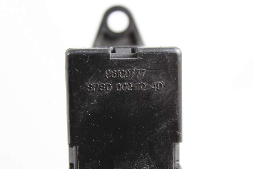 Interruptor elevalunas Daewoo Nubira Chevrolet 96190777 - foto 2