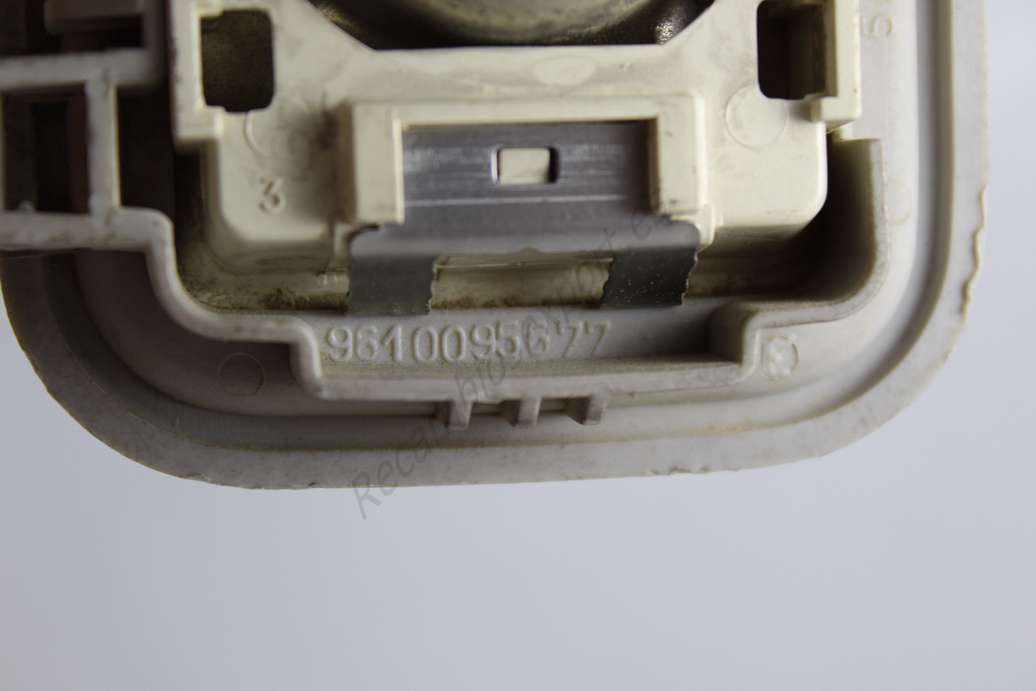 Luz de interior Citroen Peugeot 9610095677 - foto 2