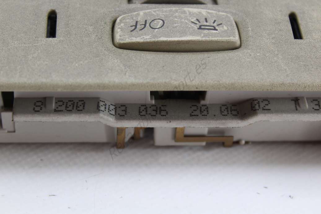 Luz interior Renault Laguna 8200033829 8 200 033 829 8200003036 8 200 003 036 - foto 3