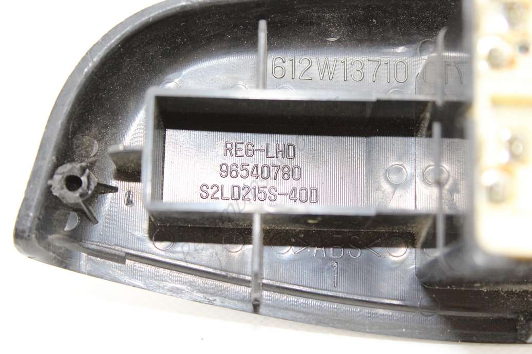 Mando elevalunas delantero izquierdo DAEWOO KALOS 96540780 612W13710 - foto 2