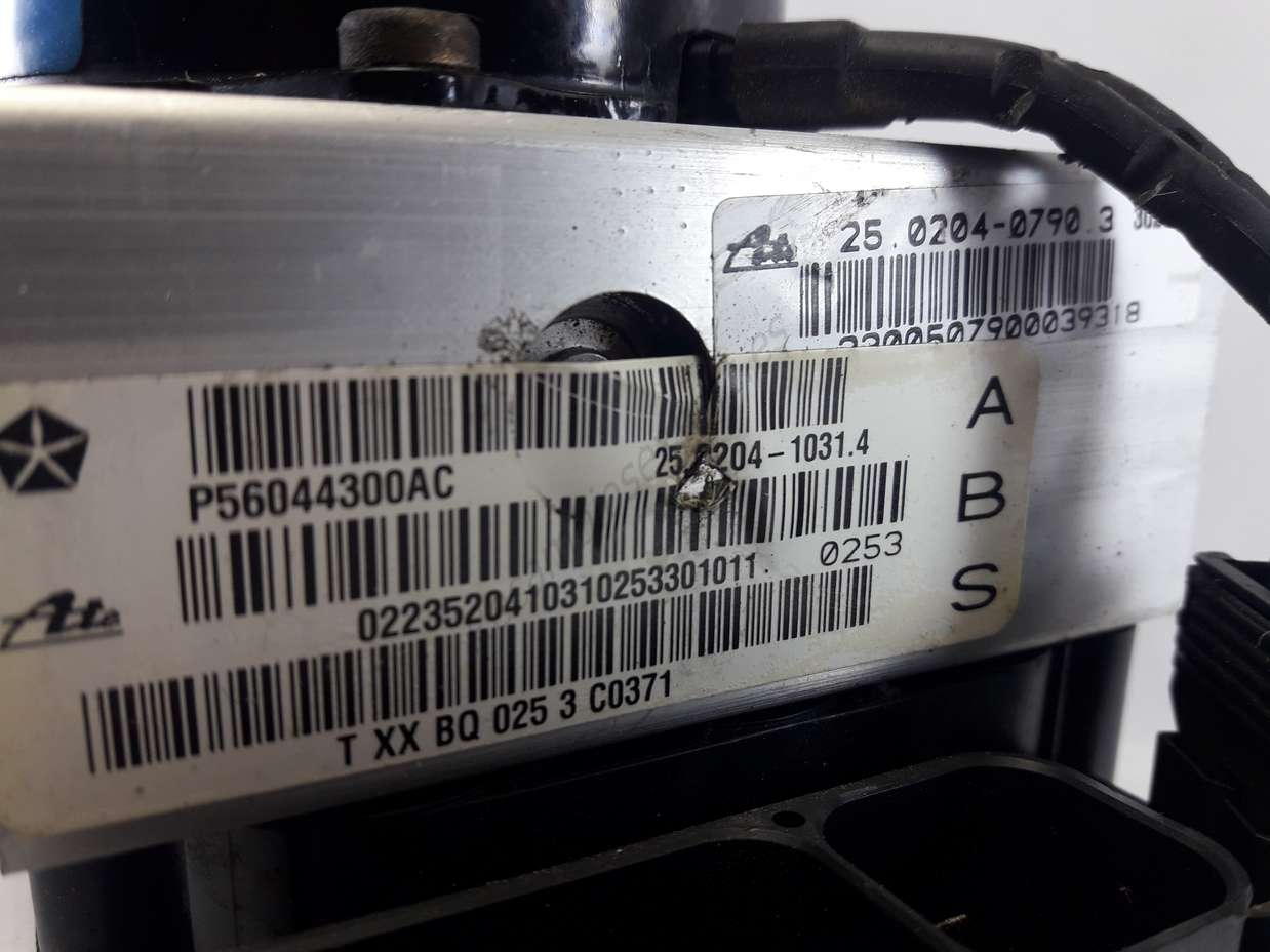 Modulo ABS Jeep Cherokee P56044300AC 56041821AAC 56041821AA C - foto 3