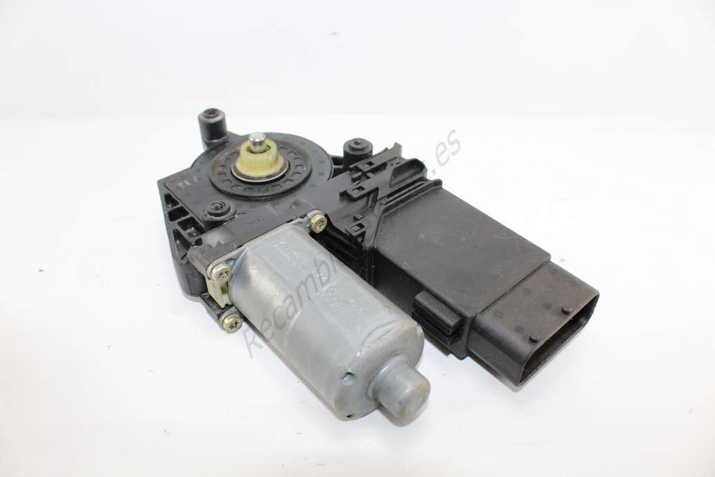 Motor de elevalunas Volkswagen Passat 105415301 105415-301 0130821694 0 130 821 694 - foto 1