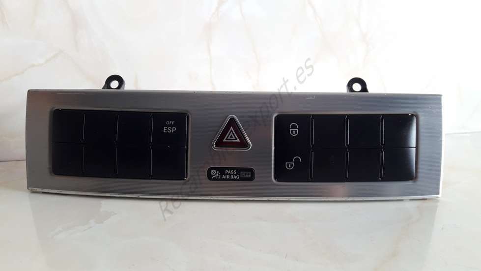 Panel de interruptores Mercedes W203 S203 2038215281 203 821 52 81 - foto 1
