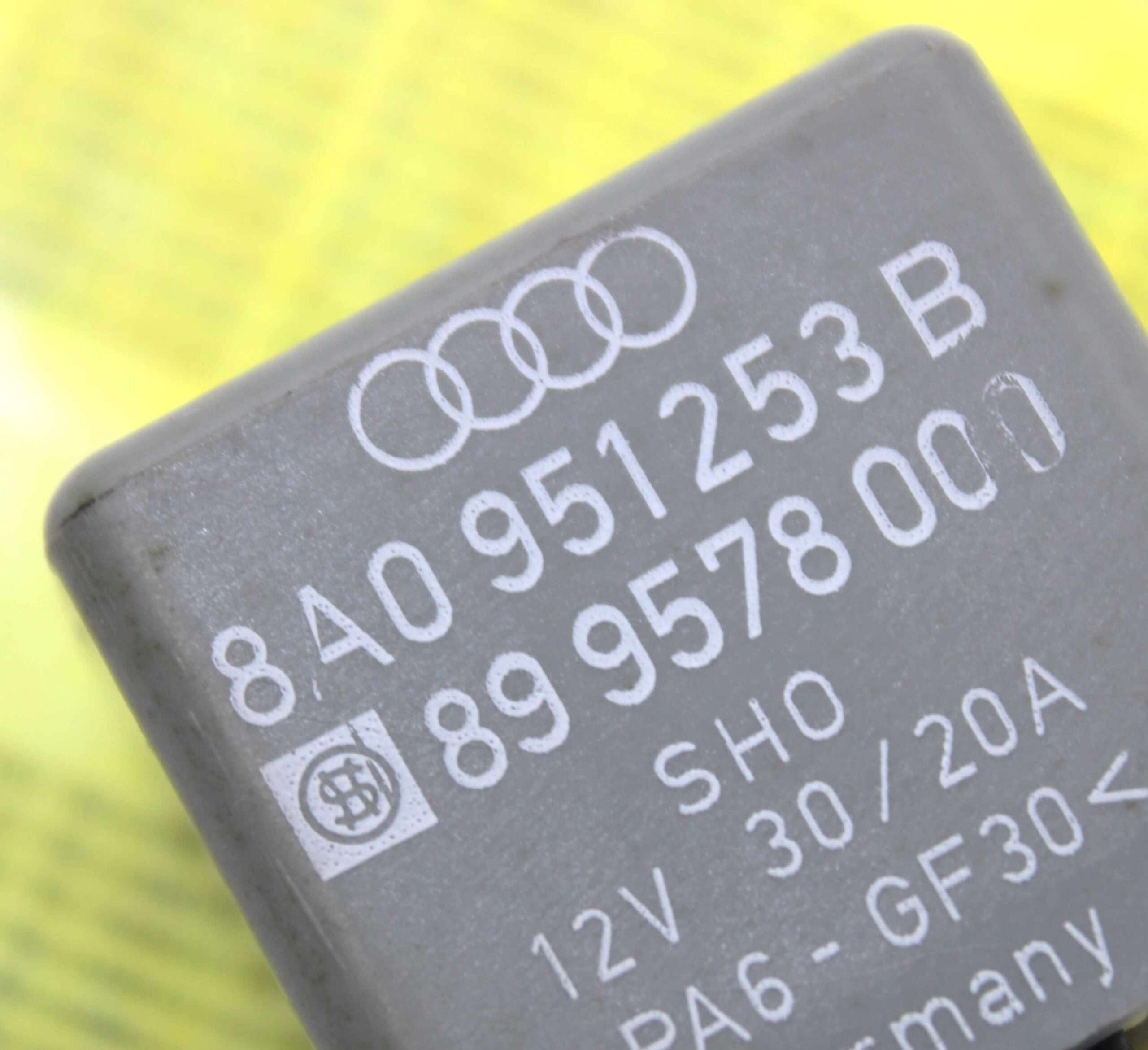 Relé 208 Audi A4 - foto 3