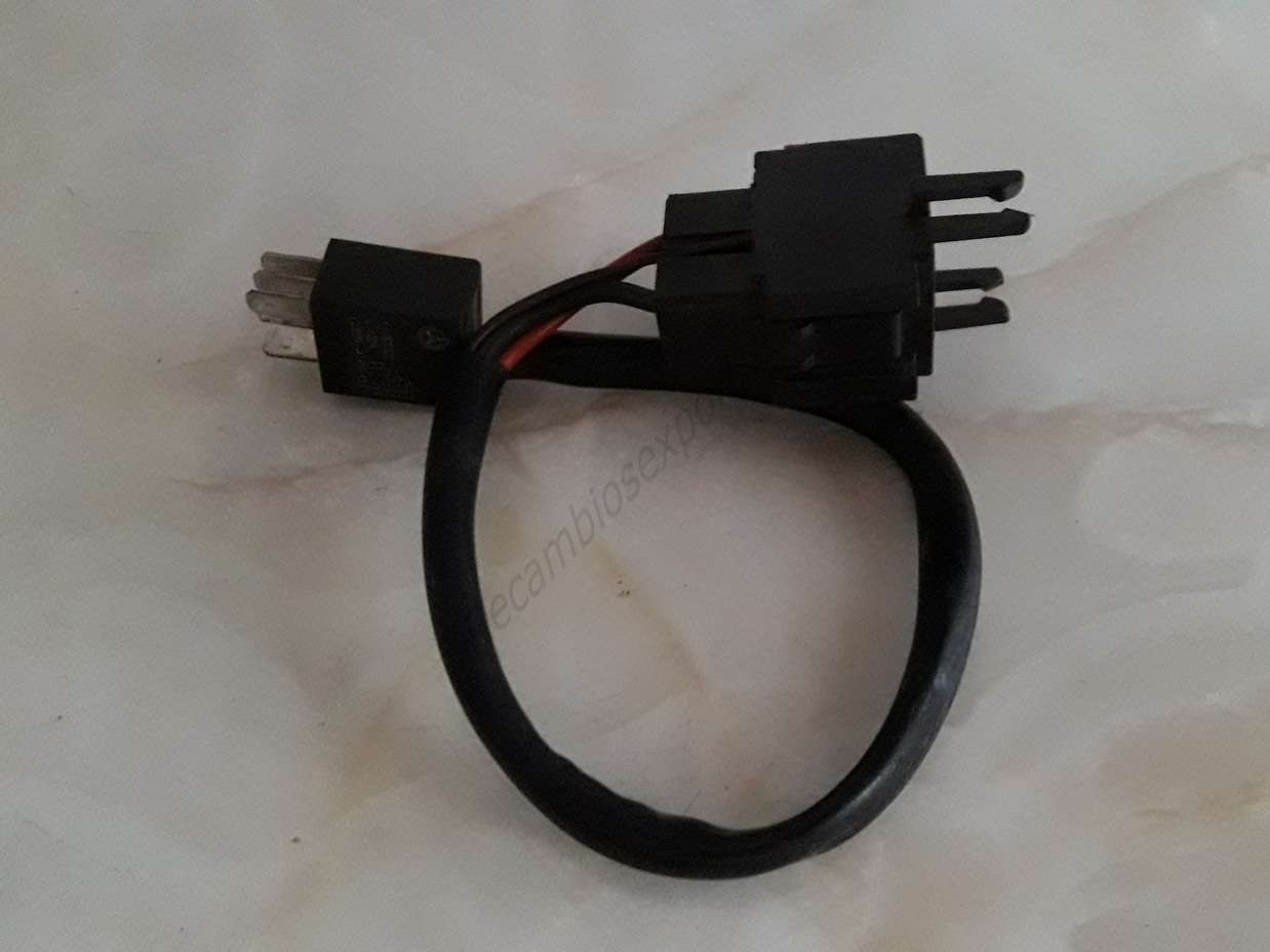 Rele Mercedes 0085451526 ++080512C V23074-A1301-X33 - foto 1