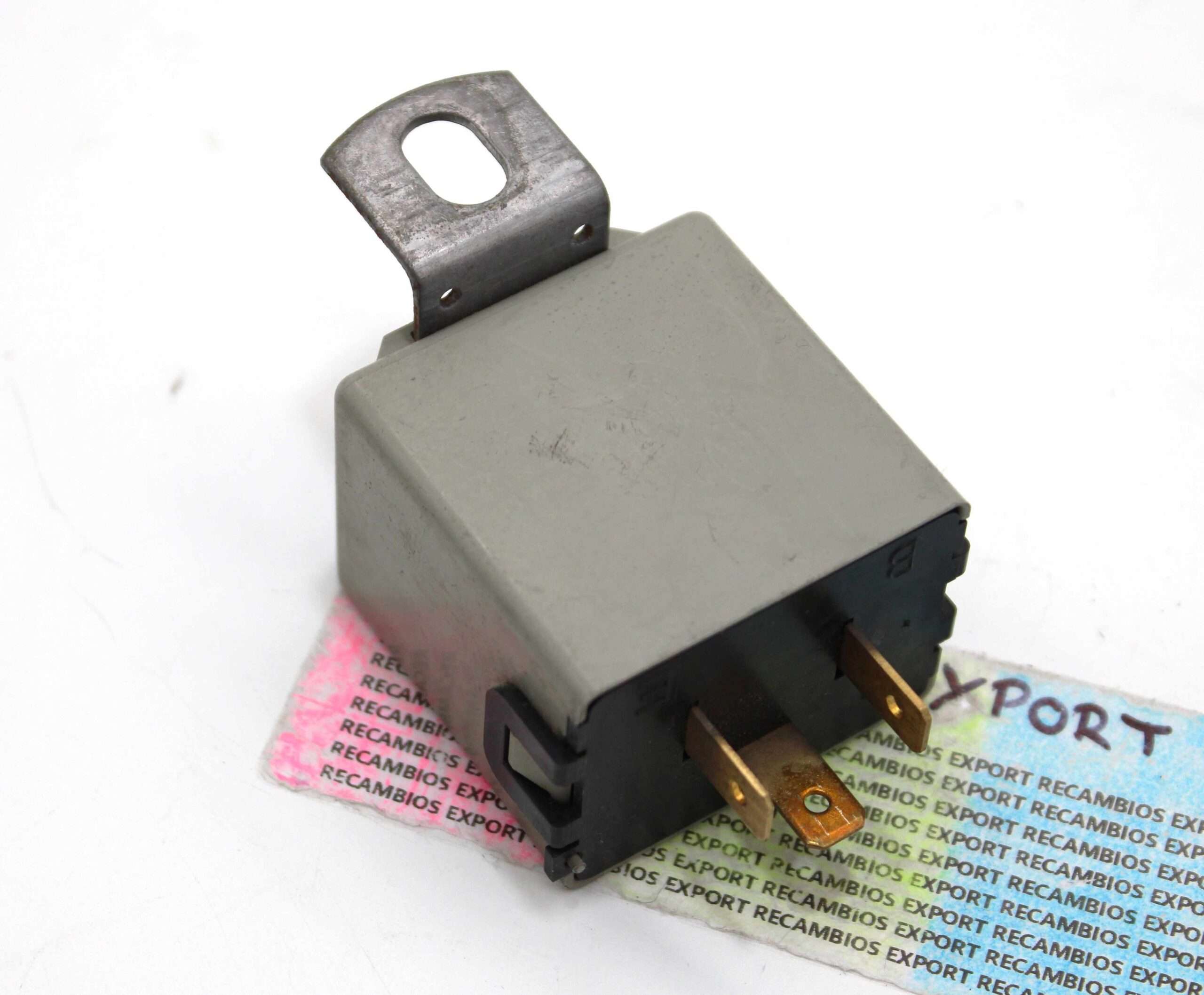 Relé de Alarma Mitsubishi Pajero - foto 4