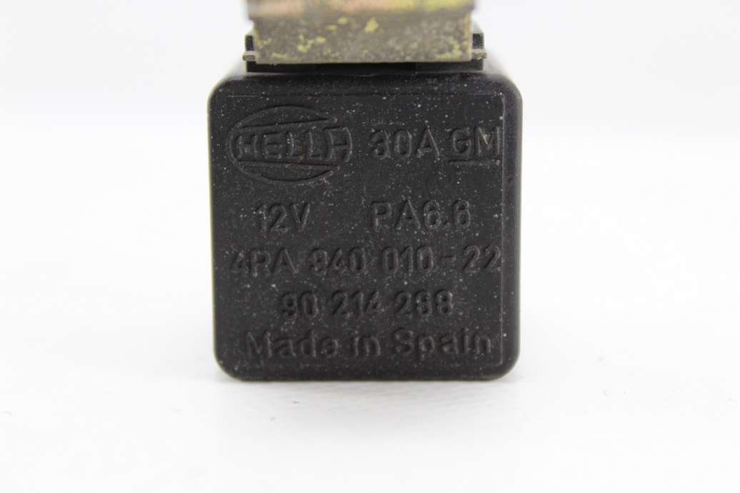 Relé de combustible Opel Instala 90214288 90 214 288 GM 4RA94001022 4RA 940 010-22 HELLA - foto 2