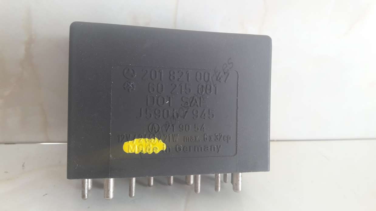 Relé de intermitente Mercedes W124 W201 - foto 1