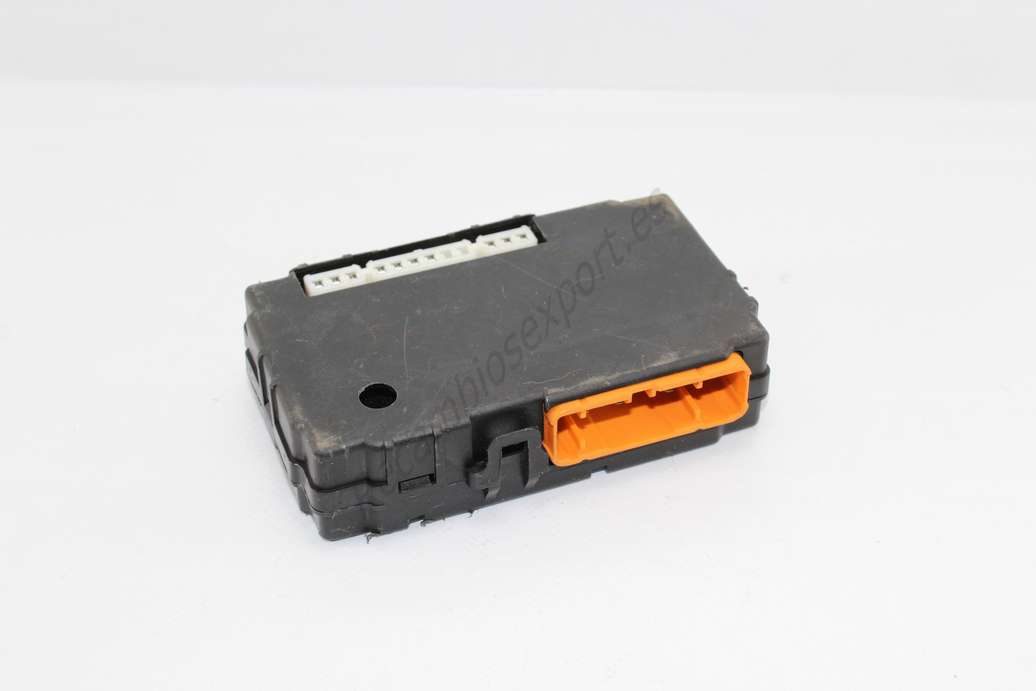 Relé integración Toyota Avensis 8264105011 82641-05011 05810530 05 8105 30 12V - foto 1