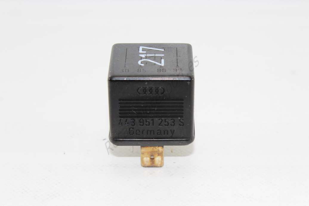 Relé ventiladores 217 Audi A6 C4 A8 D2 443951253S 443951253 S 899556 89 9556 - foto 1