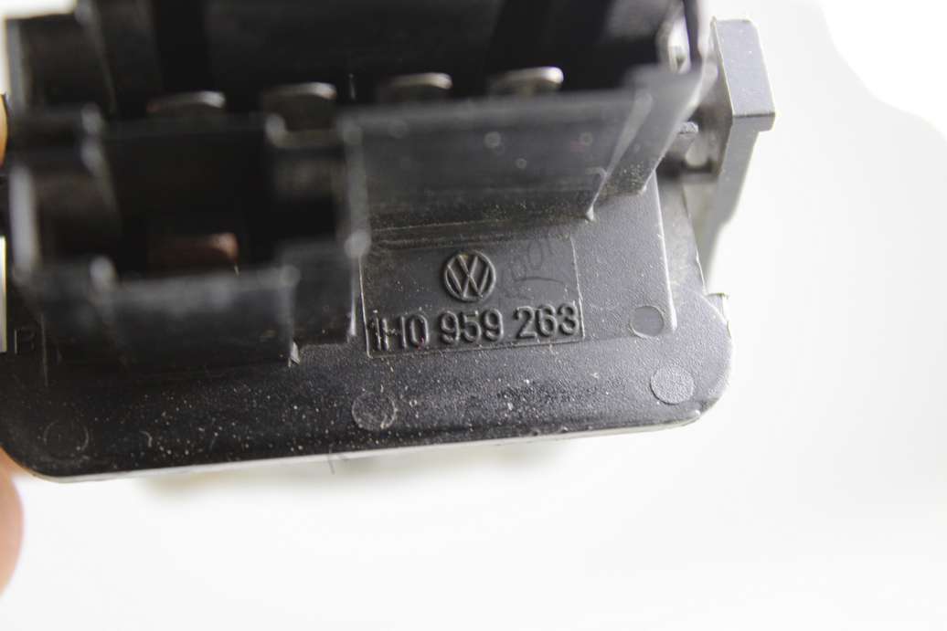 Resistencia de calentamiento VW Volkswagen Golf Seat 1H0959263 1H0 959 263 BOSCH 3131090055 3 131 090 055 - foto 3