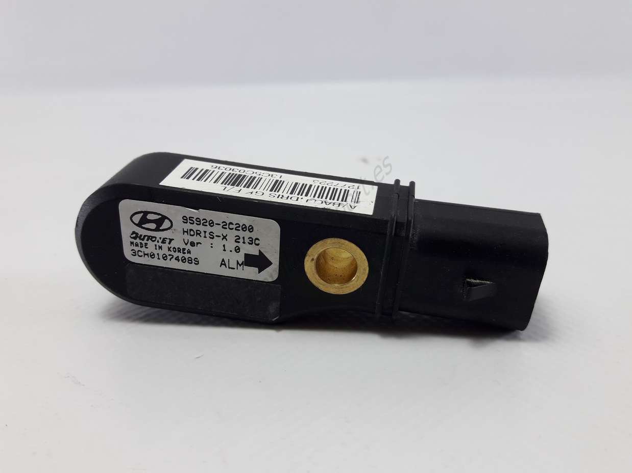 Sensor derecho Airbag Hyundai Coupe GK 959202C200 95920-2C200 - foto 1