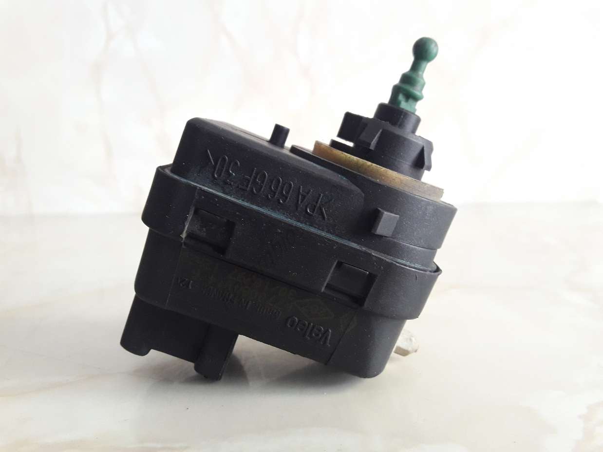 Servomotor de los faros LWR Renault Megane K770084014 - foto 1