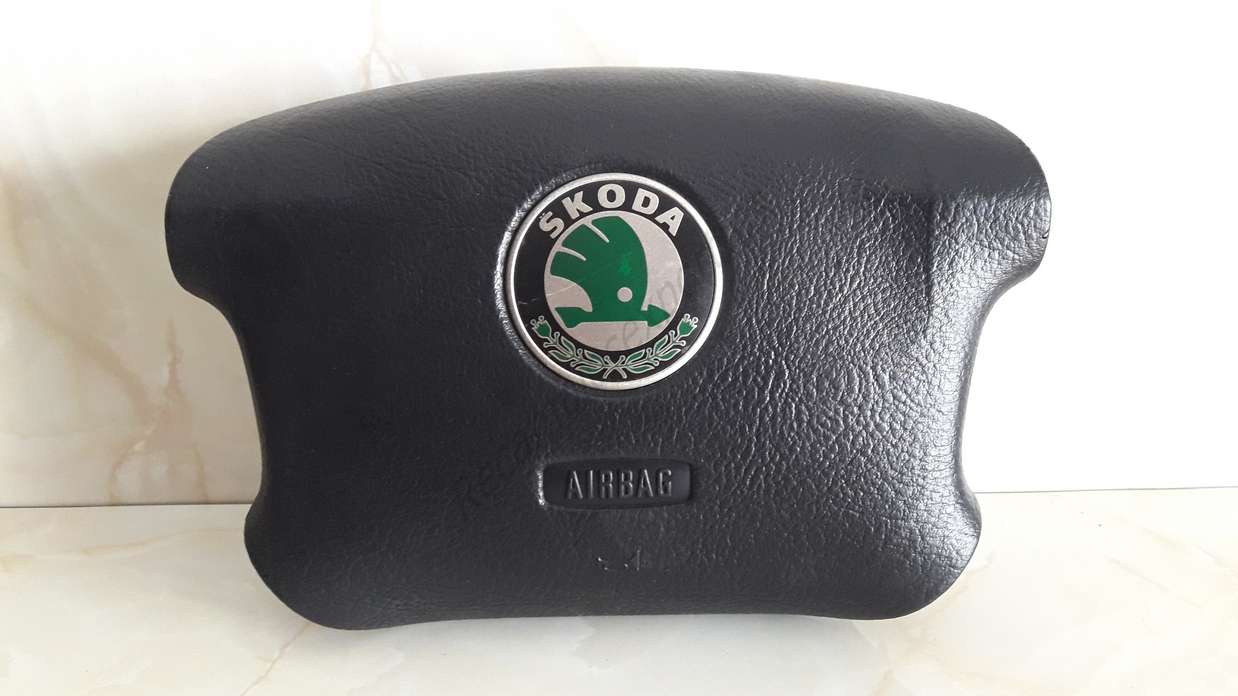 Airbag de volante Skoda Oktavia 1U0880204A 1U0 880 204 A - foto 1