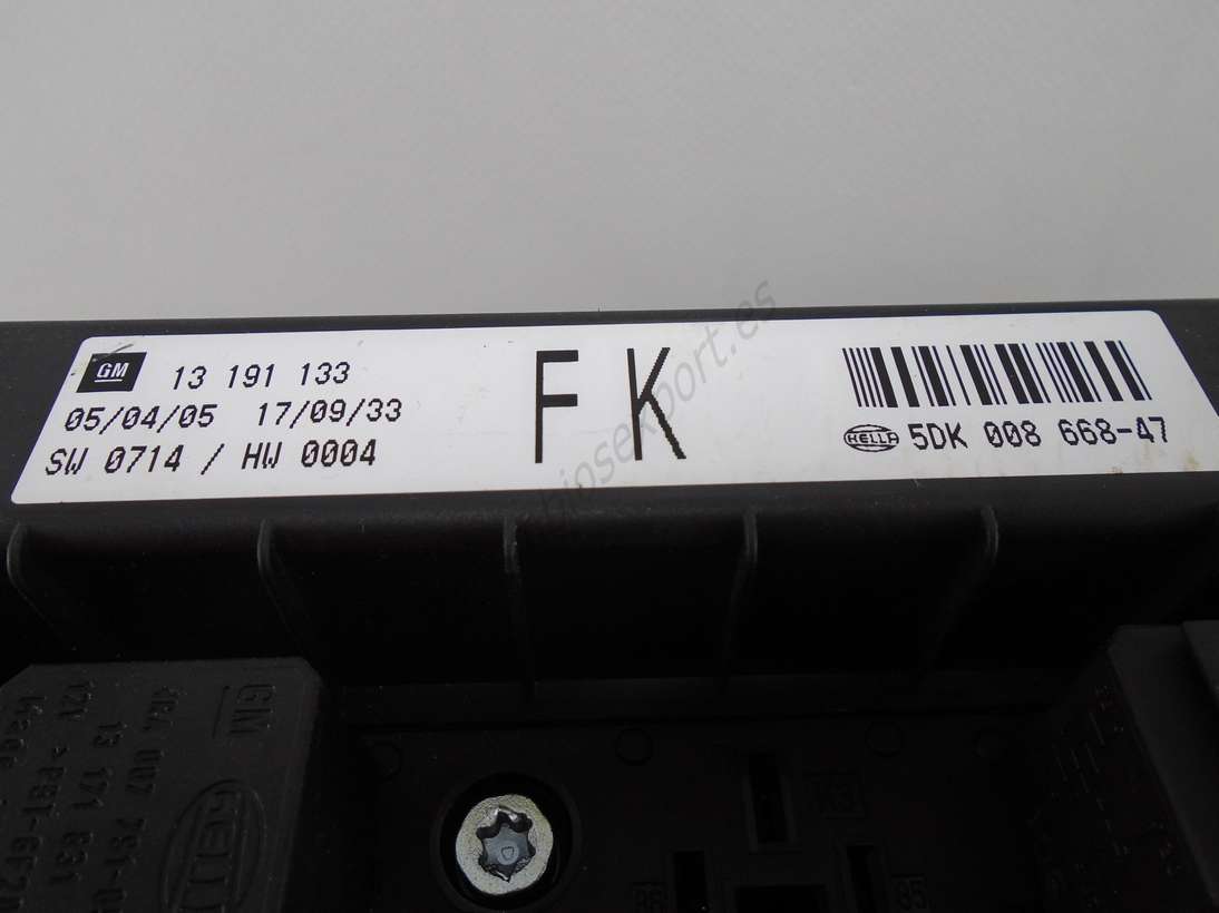 Caja de fusibles Opel Astra H GM 13191133 13 191 133 FK HELLA 5DK00866847 5DK 008 668-47 - foto 2