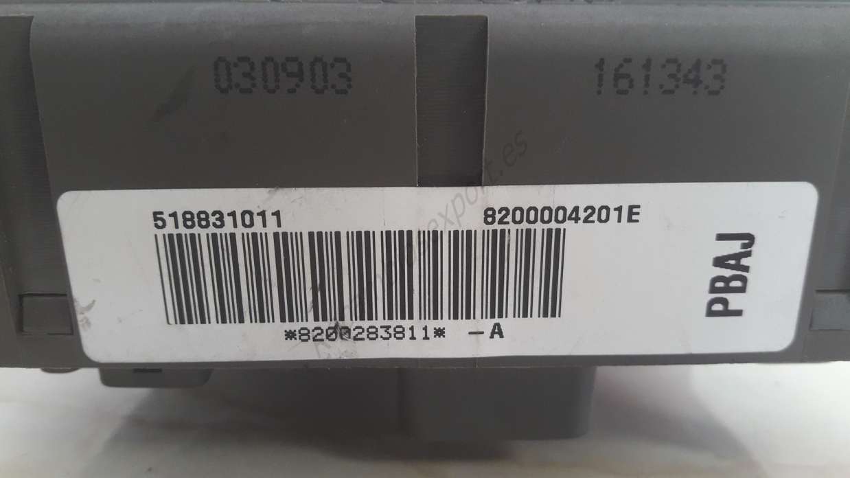 Caja de fusibles Renault Laguna 8200004201E 8200283811 8200283811A 518831011 - foto 3