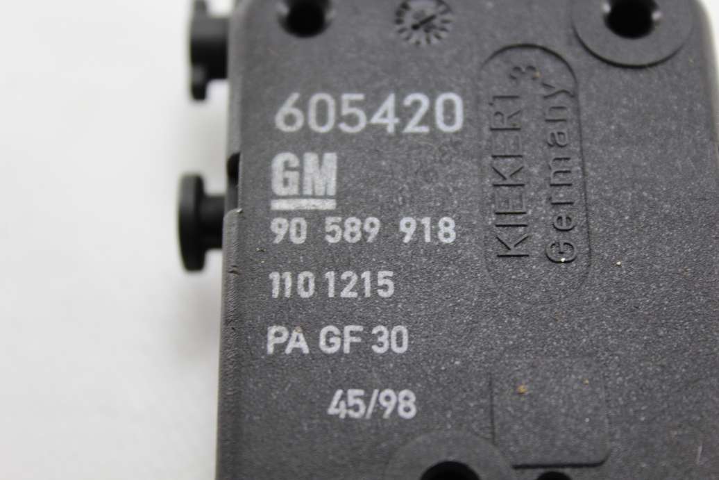 Cerradura depuerta de combustible Opel Astra G Zafira 605420 GM 90589918 90 589 918 - foto 2