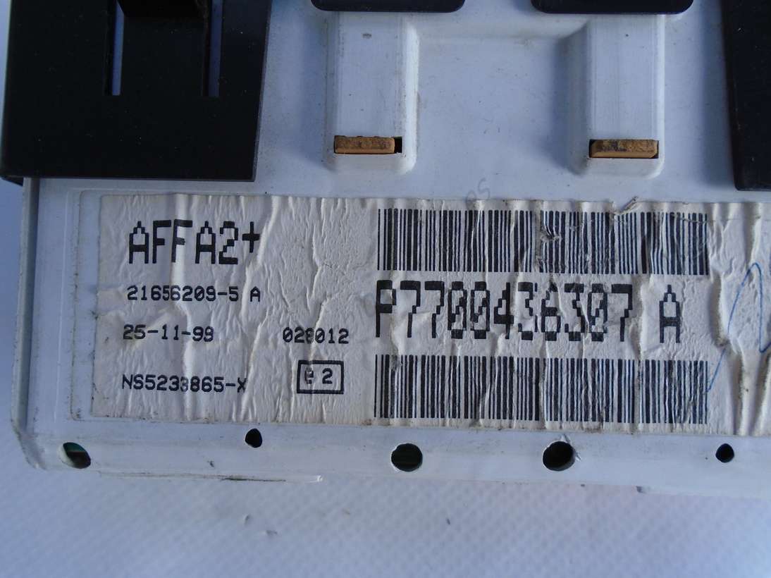Display Reloj Renault Clio Laguna Kangoo P7700436307A P7700436307 A 216562095A - foto 2