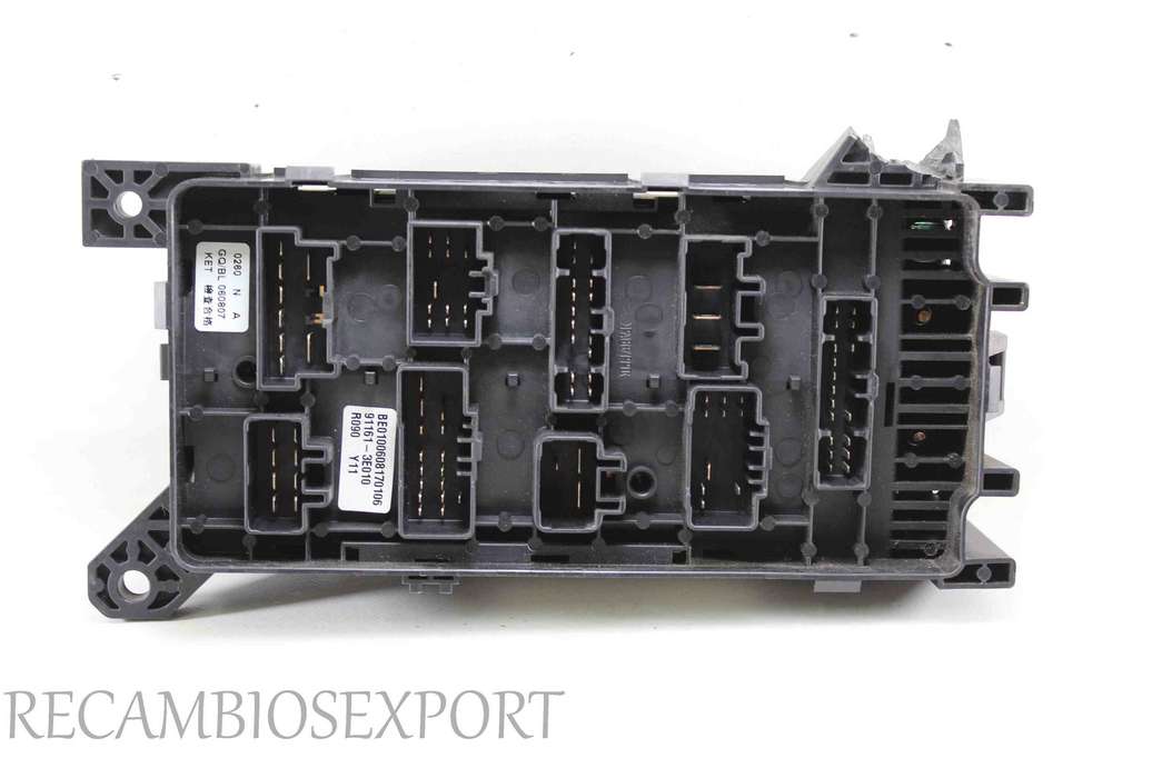 Caja de fusibles Kia Sorento EX Bj06 911613E010 91161-3E010 - foto 2