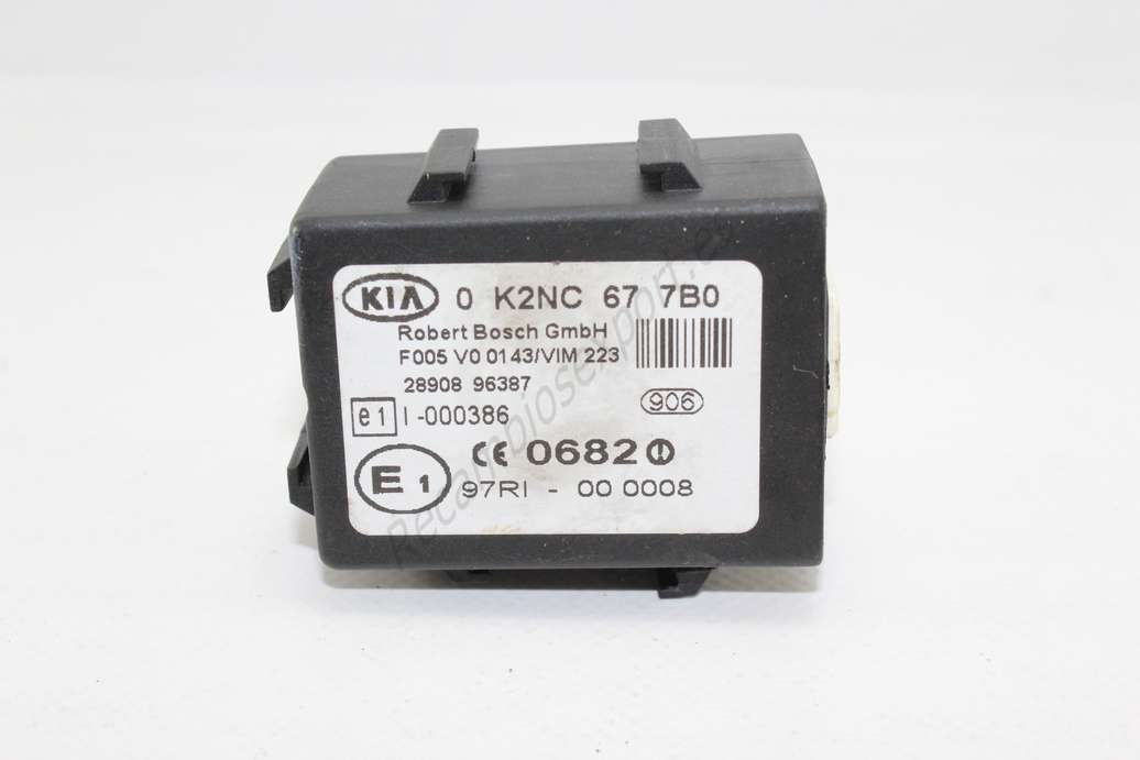Modulo de inmovilizador Kia Sorento Carens 0K2NC677B0 0 K2NC 67 7B0 Bosch F005V00143 OK2NC677B0 - foto 1