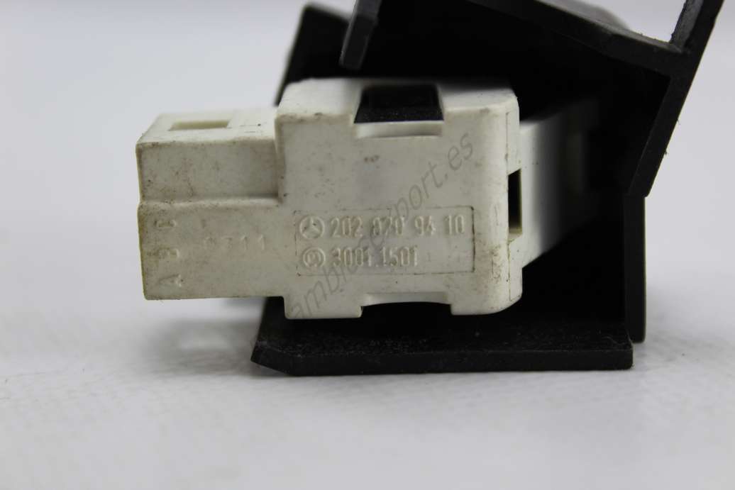 Interruptor Mercedes Benz W168 W202 W203 W211 W220 W210 W208 2028209410  202 820 94 10 - foto 2