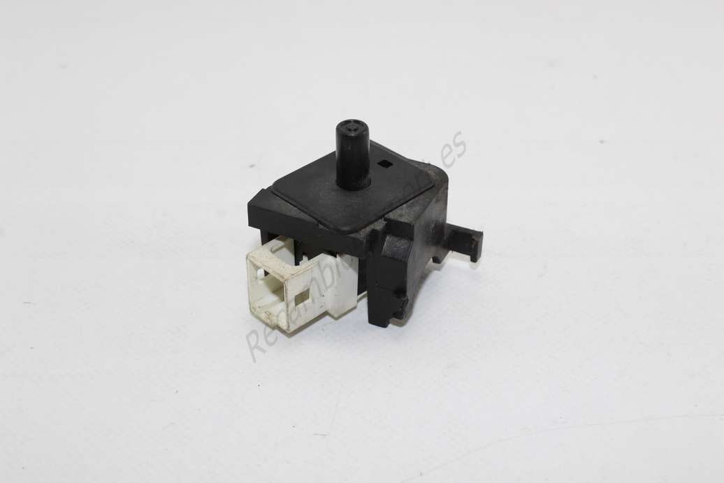 Interruptor Mercedes Benz W168 W202 W203 W211 W220 W210 W208 2028209410  202 820 94 10 - foto 1