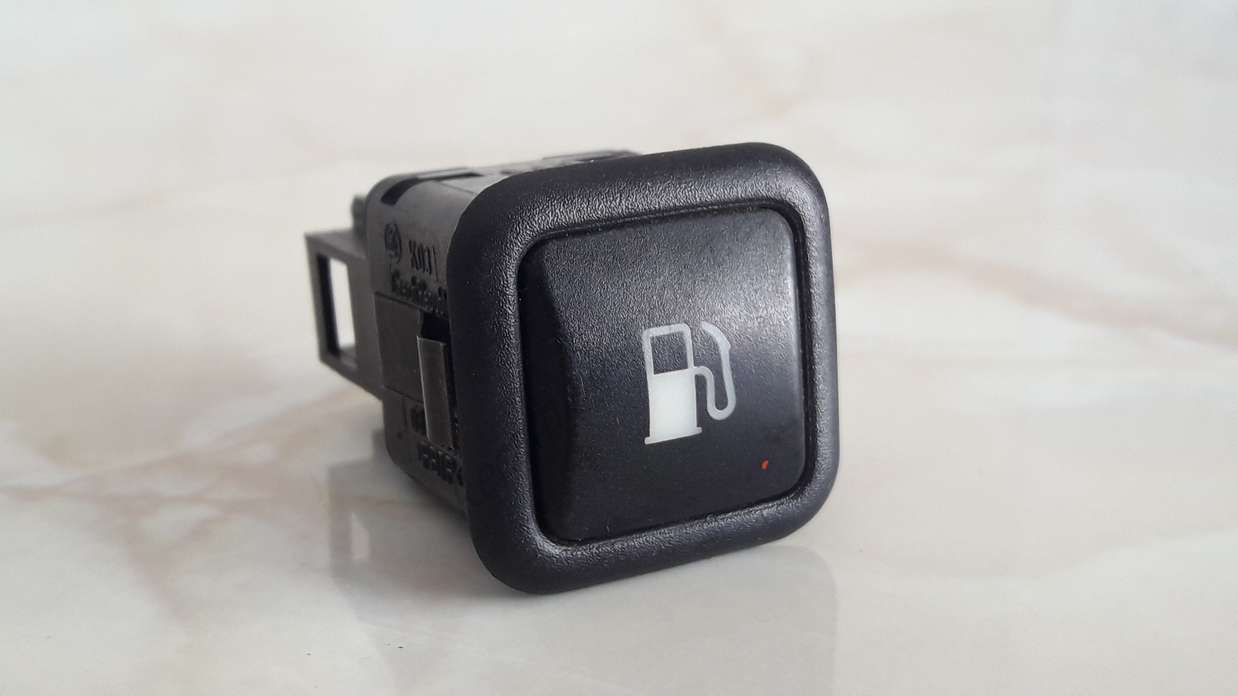Interruptor apertura tapa de combustible VW Volkswagen Passat Golf  Seat Leon Cordoba Ibiza 3B0959833A 3B0 959 833 A - foto 1