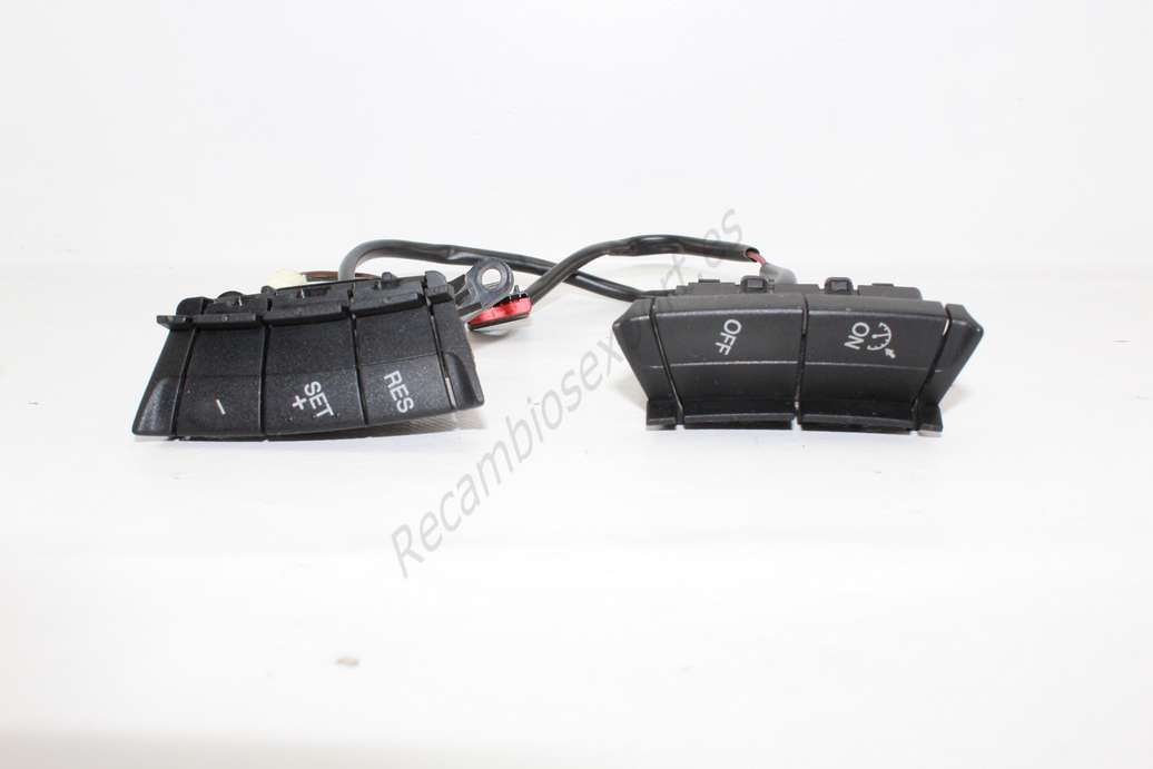 Interruptor de control Ford Focus G 952 A 30347739B G952A30347739B 4M5T9E740AA 4 M 5T 9E740 AA - foto 1